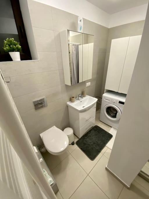 Cozy Central Apartment With 2 Rooms Bucarest Esterno foto